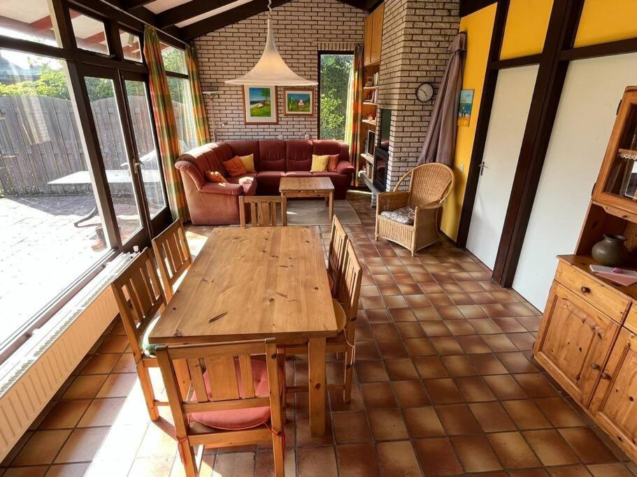 Knusse Bungalow Op Groen Park! Ouddorp Exterior foto