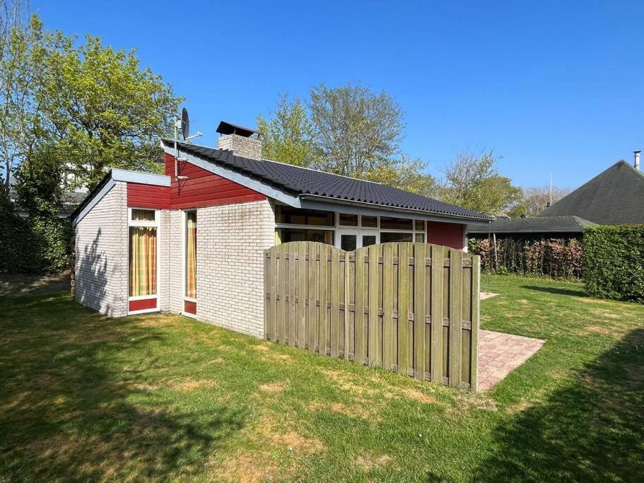 Knusse Bungalow Op Groen Park! Ouddorp Exterior foto